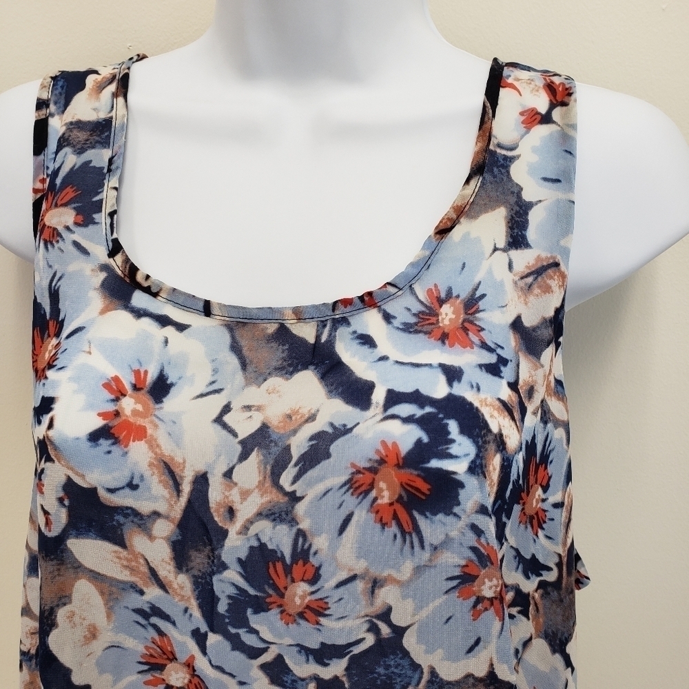 Democracy Lace Back Floral Top Size Large - Picture 5 of 7